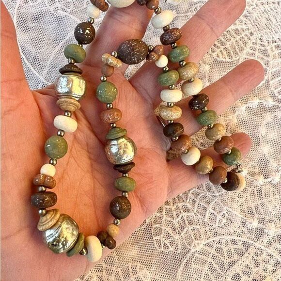 Lightweight Distressed Bead Necklace Autumn Colors Vintage - Picture 3 of 6